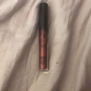 Kylie cosmetics metal lipstick in Reign